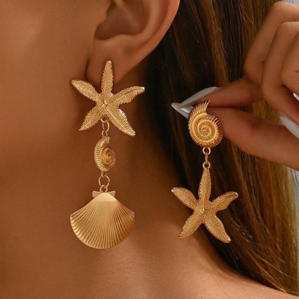 Seashell drop earrings